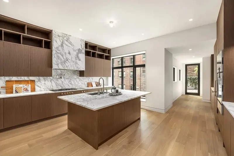 California Comes to NYC, fig. 08 of 27