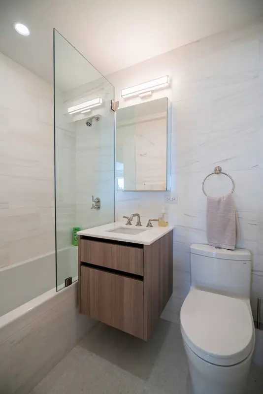 Modern West Village, fig. 10 of 13