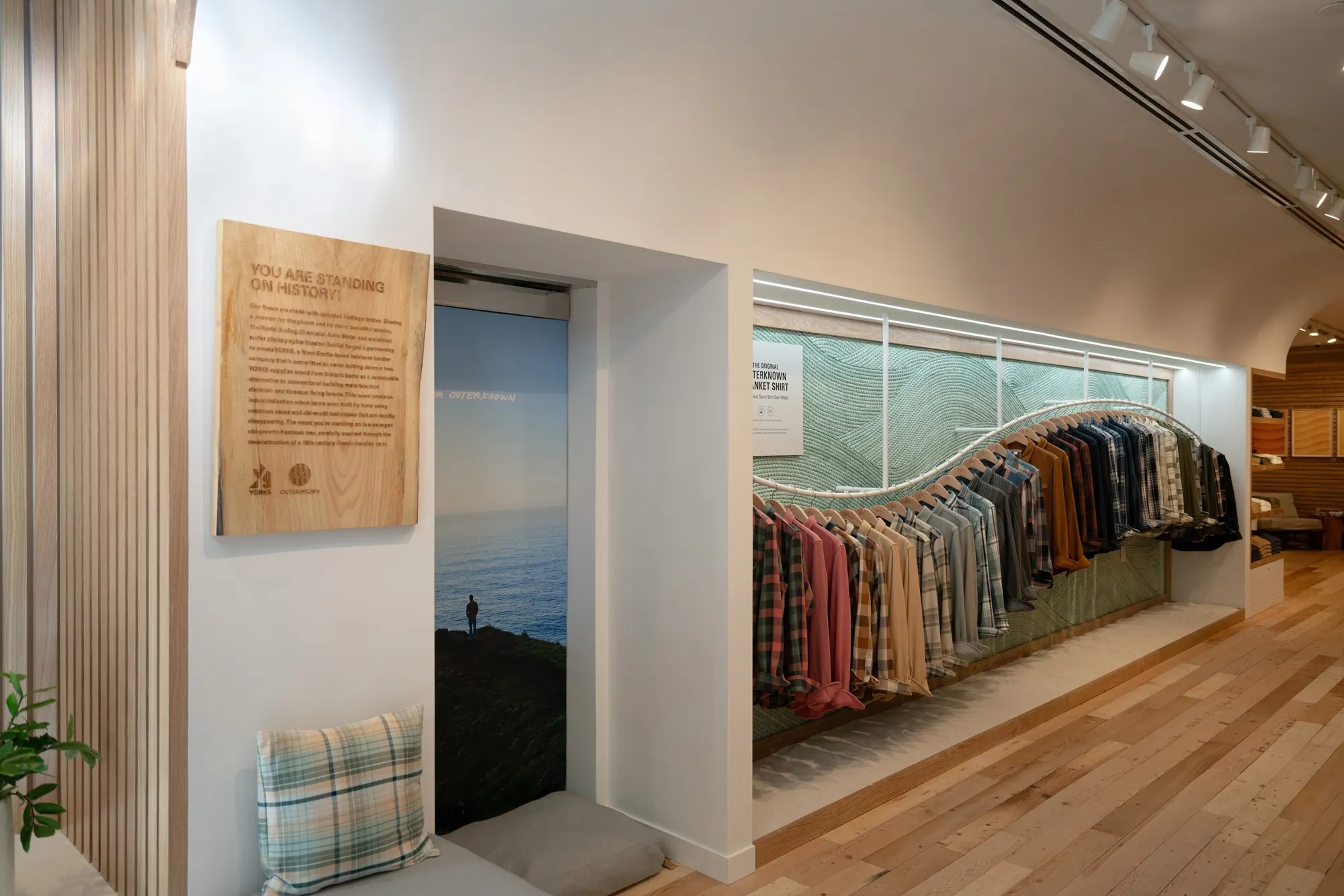 Soho Chic Store Commercial, fig. 16 of 30