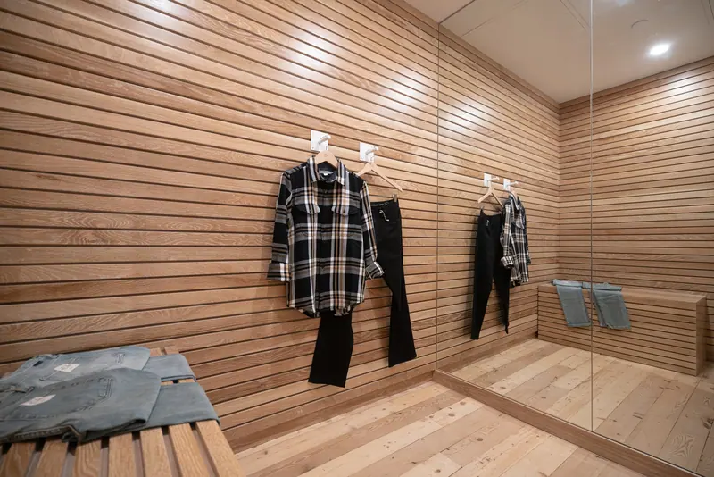 Soho Chic Store Commercial, fig. 25 of 30