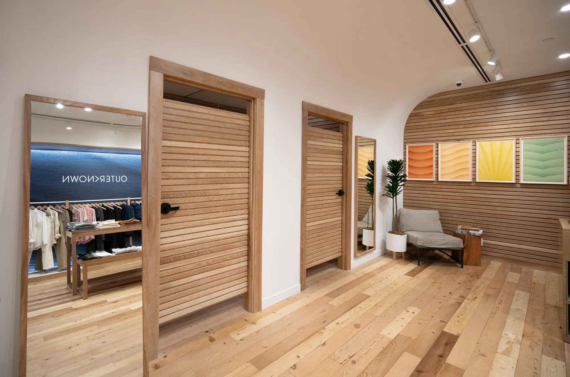 Soho Chic Store Commercial, fig. 26 of 30