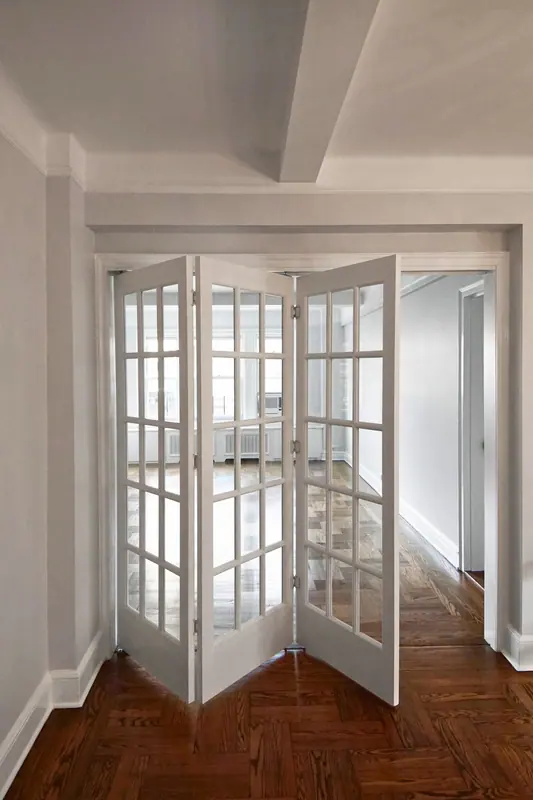 Sophisticated East Side, fig. 06 of 13
