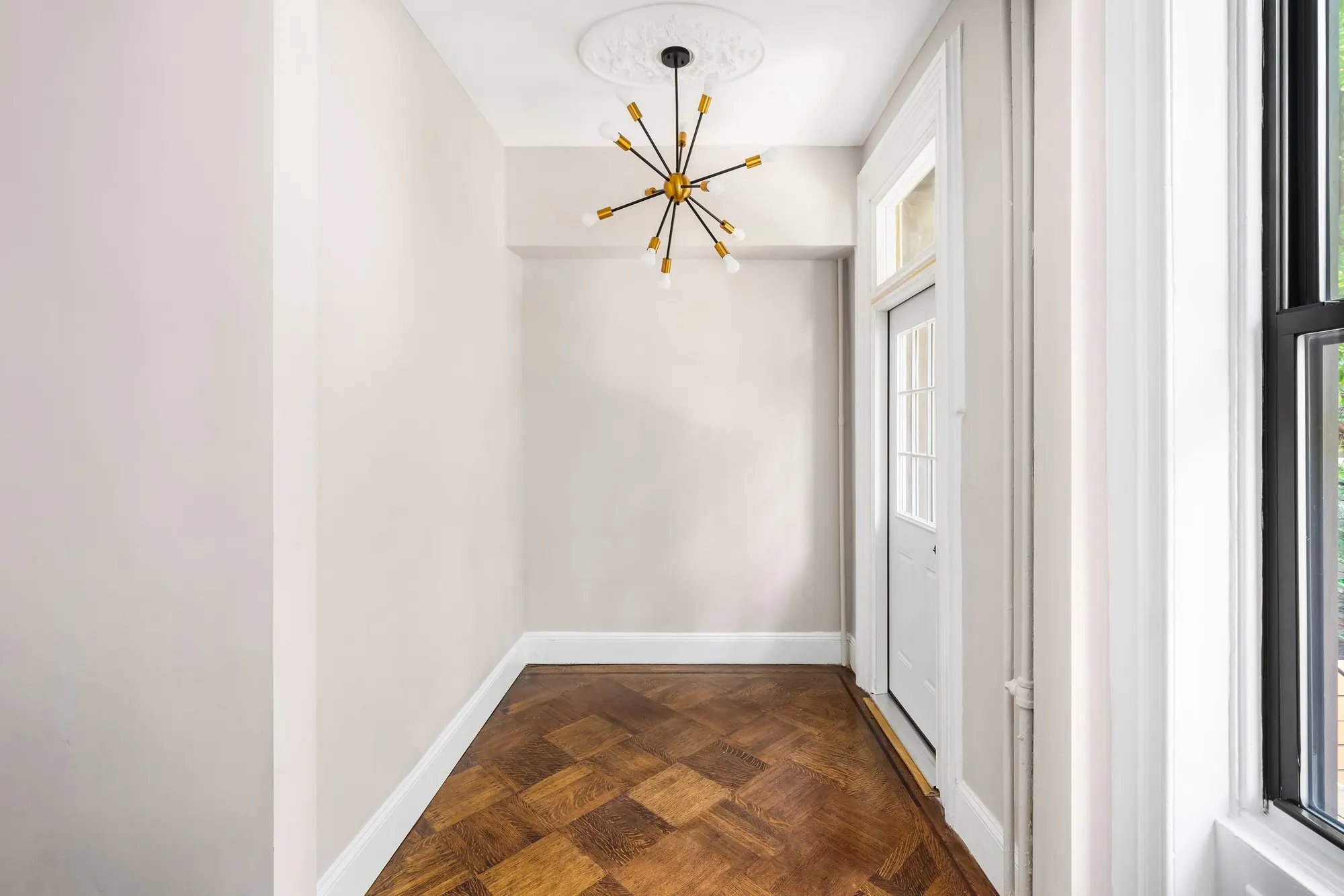 Williamsburg Townhouse I, fig. 03 of 11